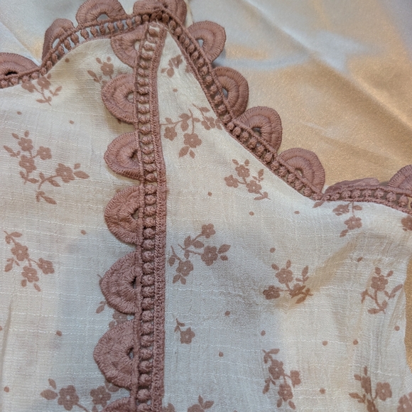 Mine Pink Floral Lace Cami Top - Picture 3 of 3